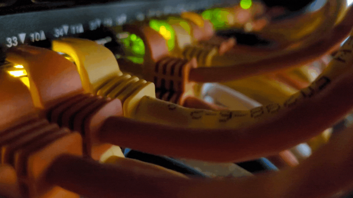 Network switch with blinking link lights